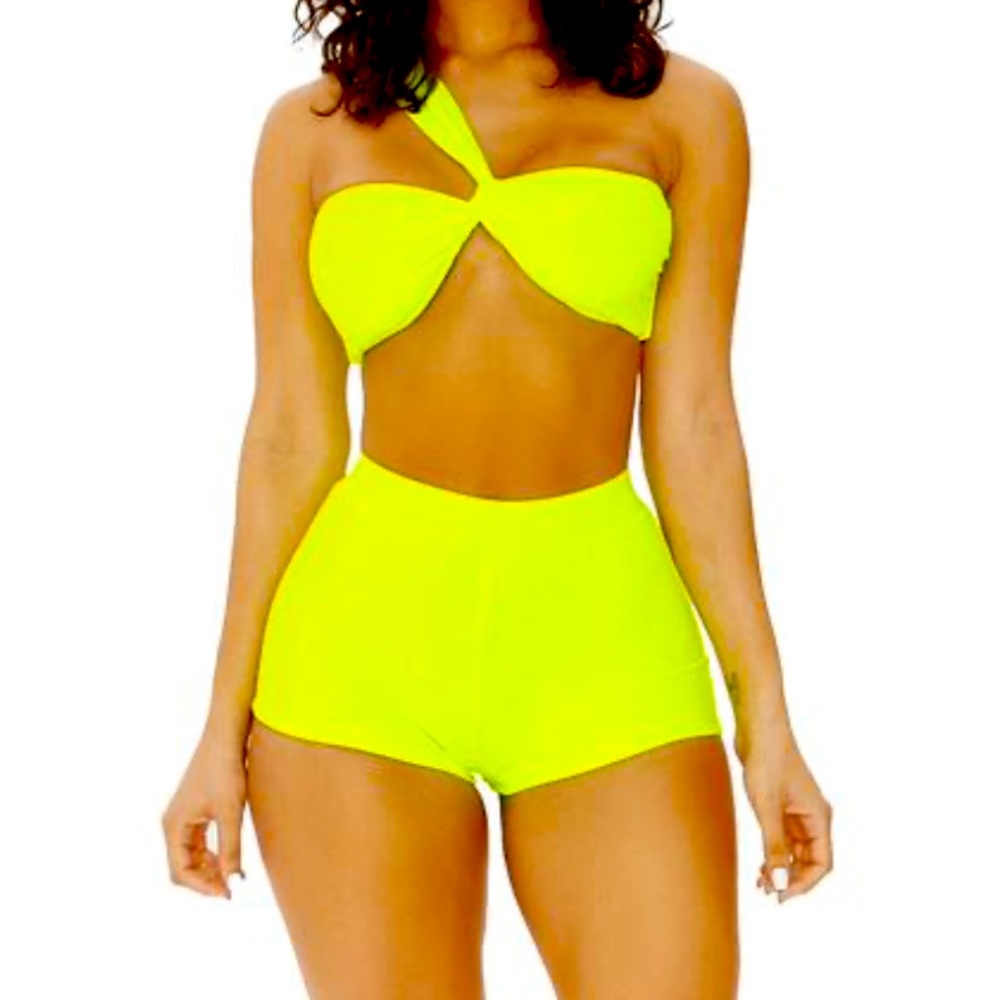 Brand New Neon bikini set 🎾 👙